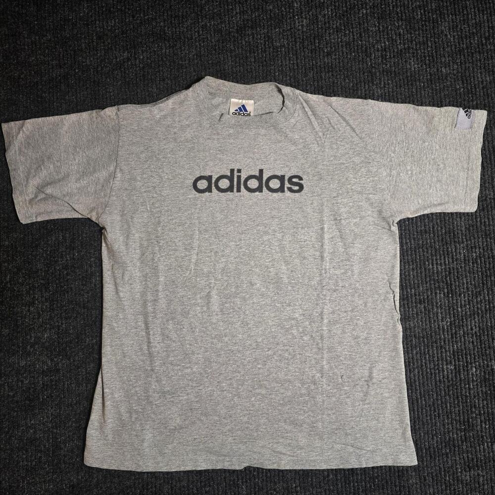 Vintage 90s Single Stitch Adidas tee. Mens XL
